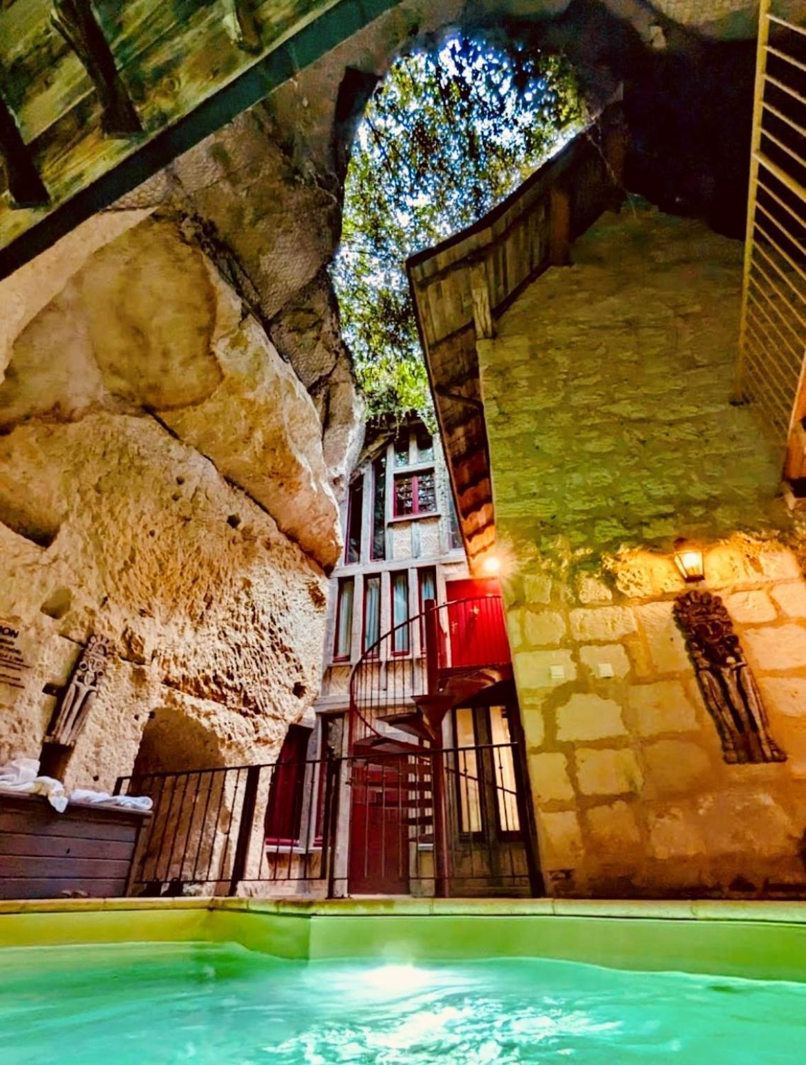Logis Demeure De La Vignole Hotel Turquant Exterior photo