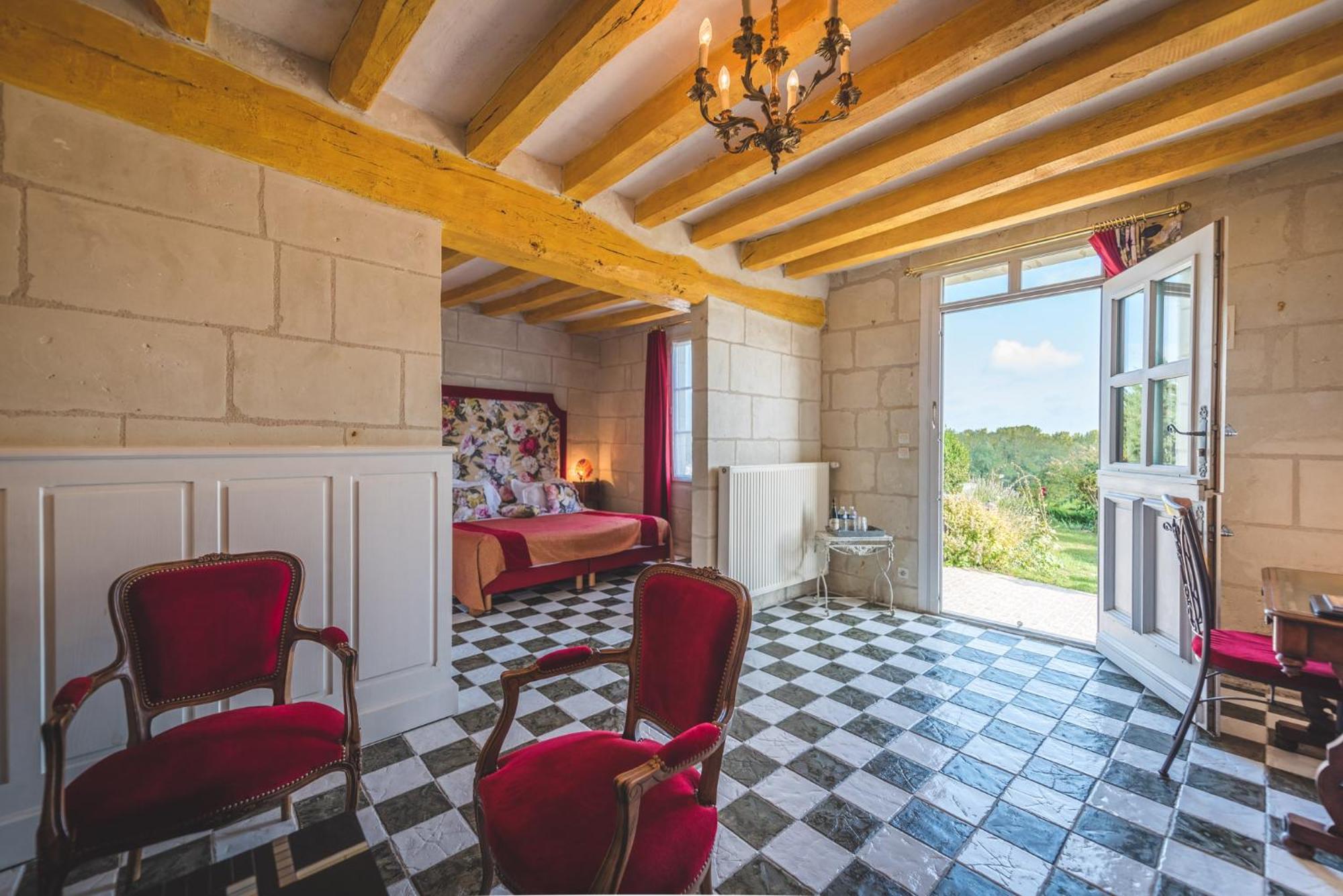 Logis Demeure De La Vignole Hotel Turquant Exterior photo